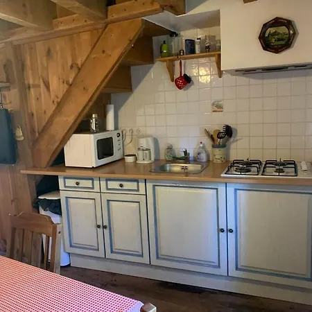 Les Trois Noyers