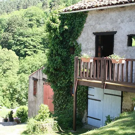 Les Trois Noyers Holiday home